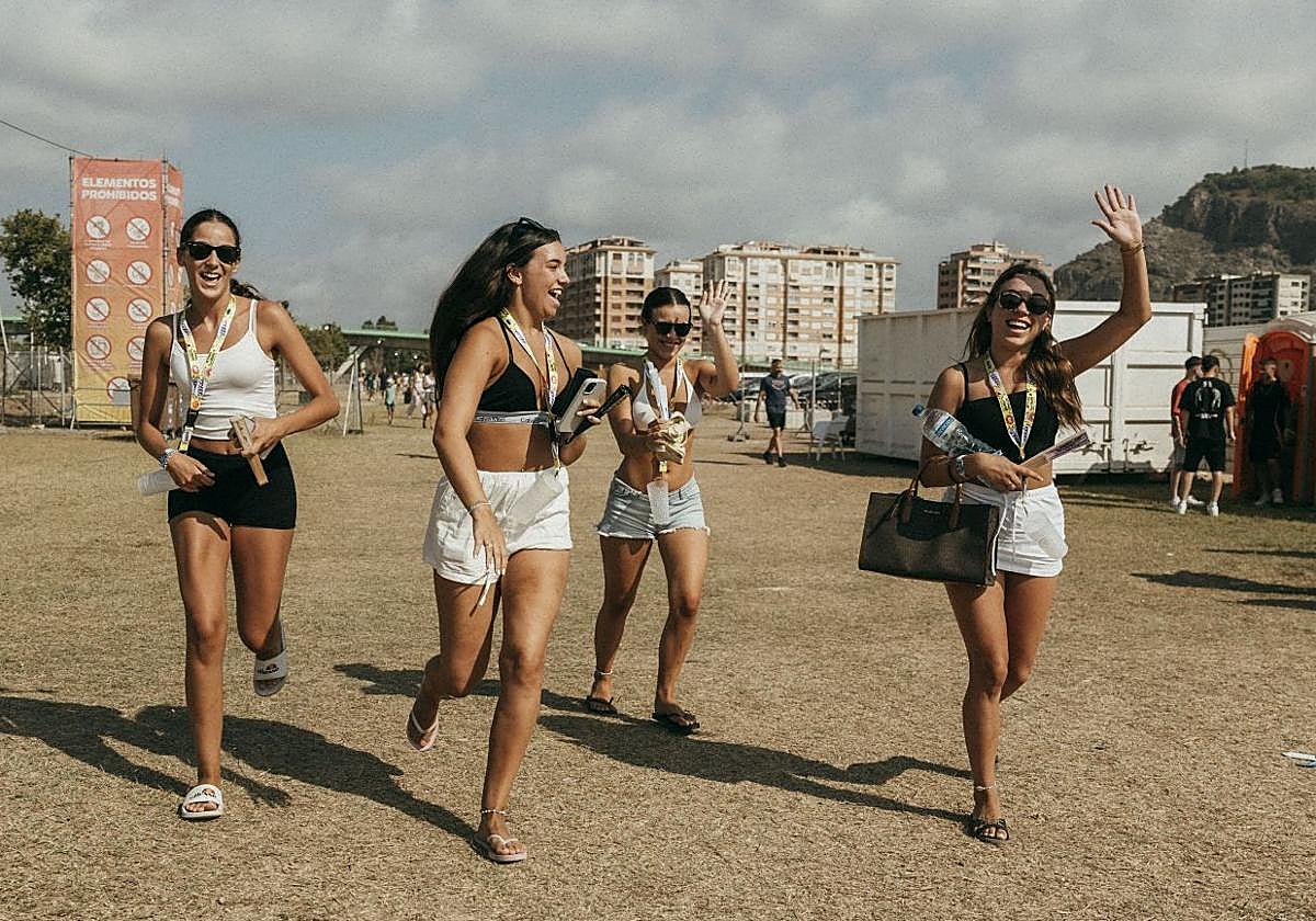 Festivales Cullera | El Zevra busca el 'like' dentro y fuera de